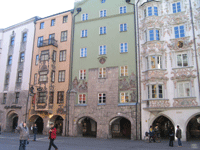 Helblinghaus - Бюргерский дом (крайнее правое здание, см. след. фото).
